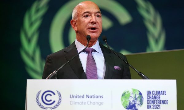 Jeff Bezos premton 2 miliardë dollarë për rigjenerim të natyrës