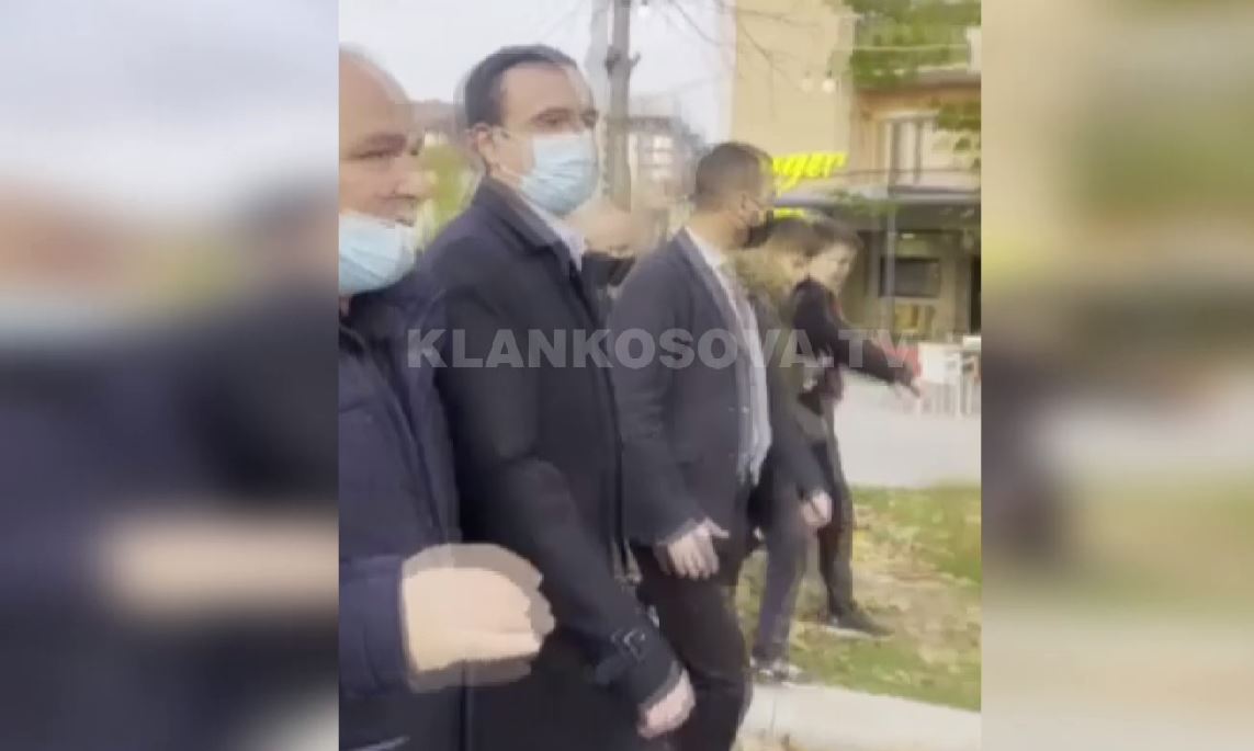 Nga Parisi në Podujevë, Kurti shihet në shoqëri të Shpejtim Bulliqit (VIDEO)