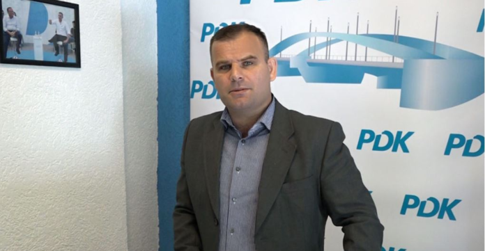 Sekretari i PDK-së në Mitrovicë, Valon Brahimi përfshihet në rrahje dhe përfundon në Polici
