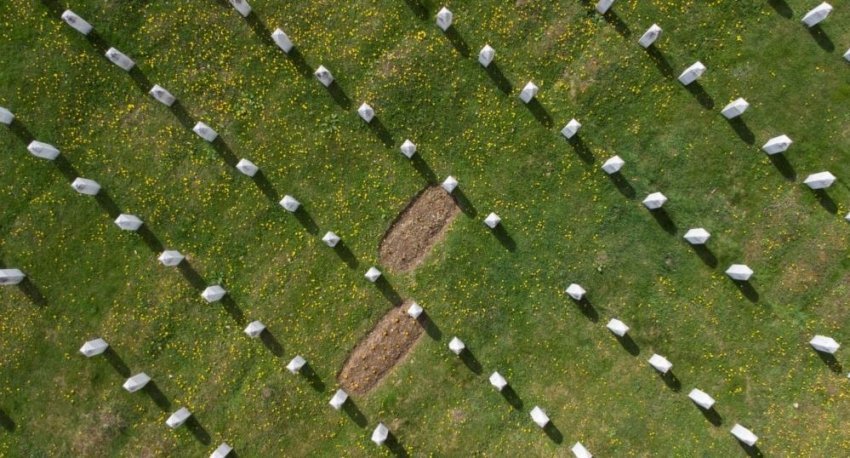 BE-ja kritikon Serbinë për mohimin e gjenocidit