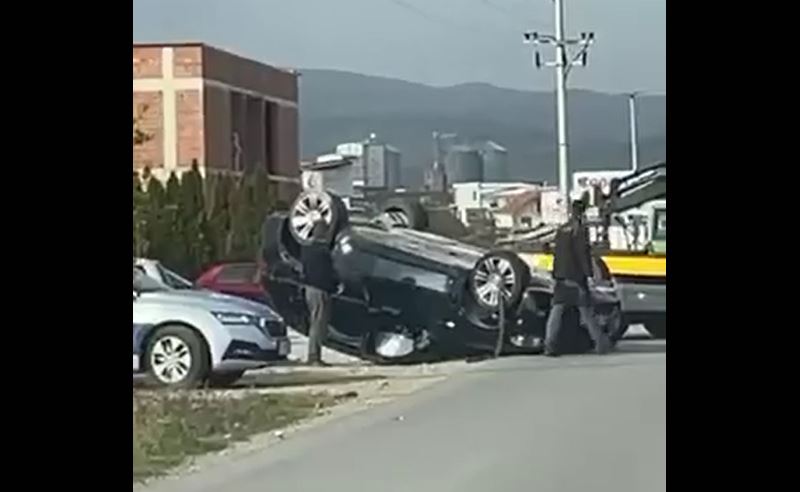 Aksident i rëndë, rrotullohet vetura në rrugën Viti-Kllokot (VIDEO)