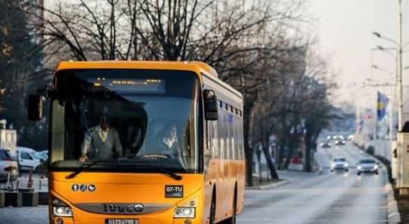 Masat e reja anti-COVID që pritet të merren sot, të pavaksinuarit nuk do të mund të hipin as në autobus