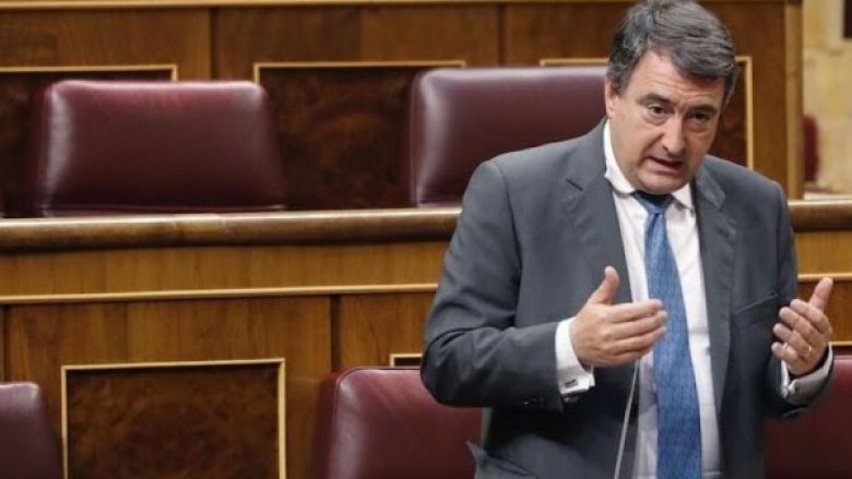 Deputeti spanjoll bën thirrje që shteti i tij ta njohë Kosovën