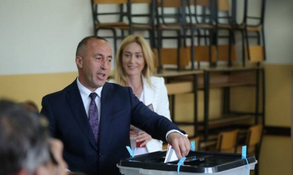 Haradinaj: I lus qytetarët të votojnë sepse duke mos votuar e ndëshkojmë veten