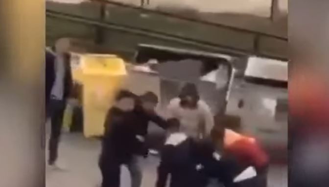 Shqelma e grushte mes nxënësve në gjimnazin e Mitrovicës, publikohen pamjet