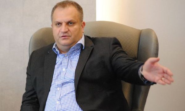 Ahmeti për koalicionin LDK-PDK në Prishtinë: Edhe një vijë e kuqe u shkel