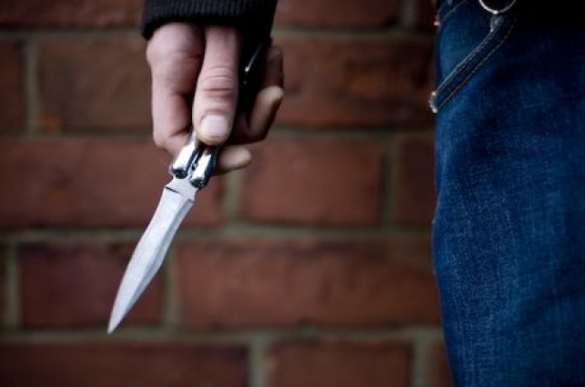 Theren me thikë dy persona në Matiçan, arrestohet një person i dyshuar