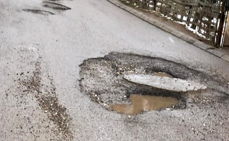 Gjendja e kësaj rruge nuk është larg, por pikërisht në Prishtinë