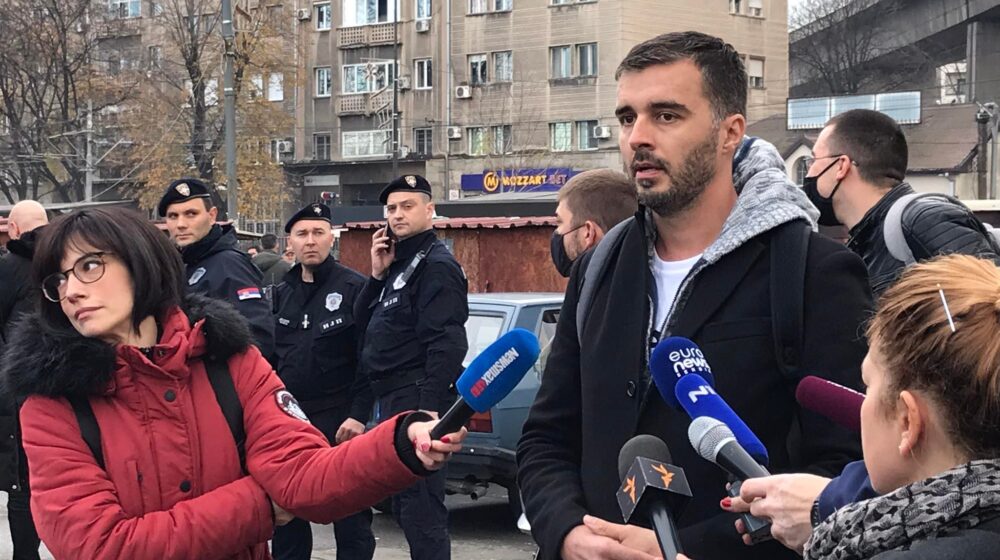 Organizatori i protestave kundër Vuçiq në Beograd: Unë jam gjallë falë besës së shqiptarit