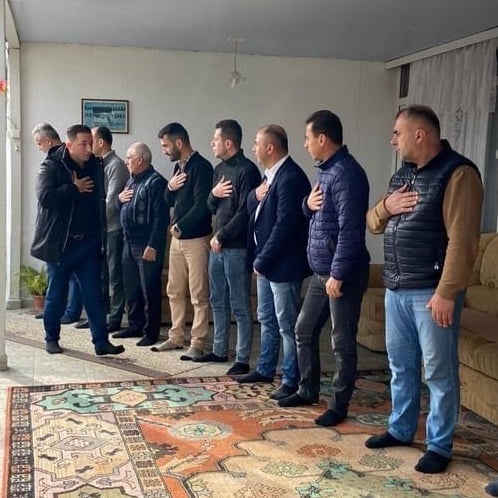 Mehaj viziton familjarët e viktimave të tragjedisë në Bullgari