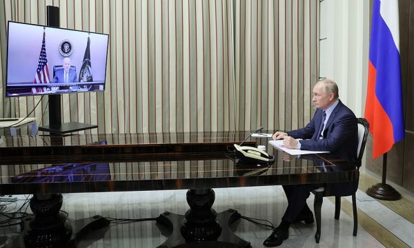 A është shmangur lufta? Biden dhe Putin biseduan për dy orë në takimin virtual