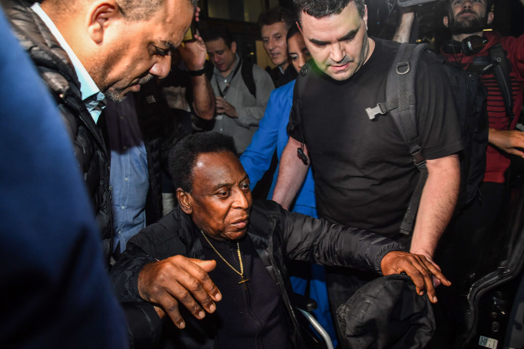 Pele shtrohet në spital, legjenda e futbollit probleme me tumorin në zorrën e trashë