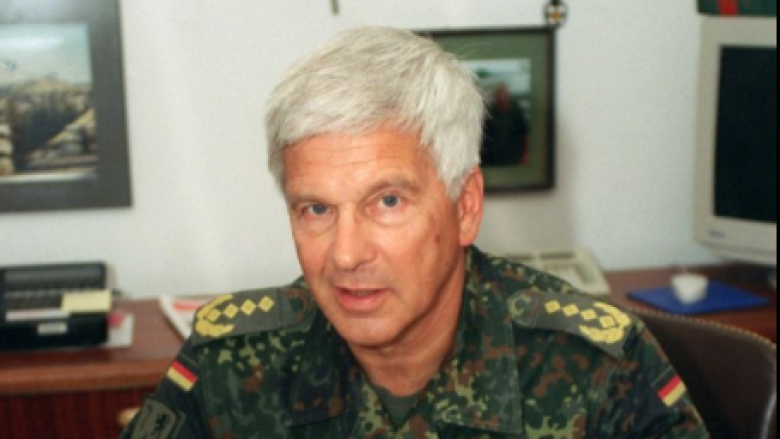 Vdes komandanti i parë i trupave të KFOR-it në Kosovë