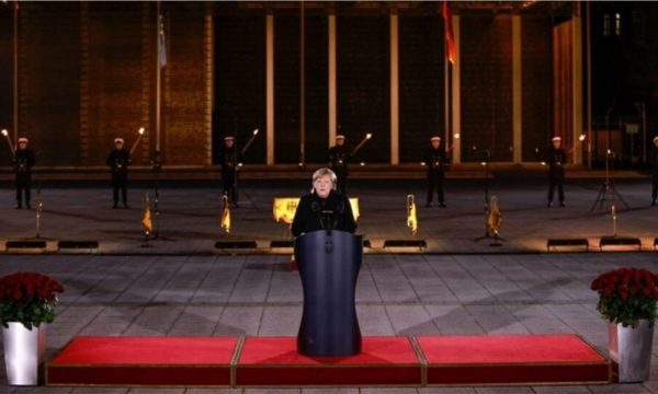 Fjalimi i lamtumirës së Merkelit: Faleminderit për besimin, shikojeni botën me sytë e të tjerëve