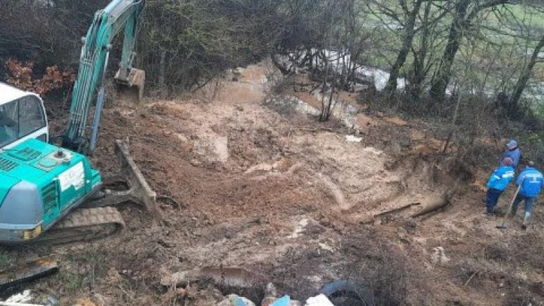 Disa fshatra të Gjakovës mbesin pa ujë për shkak të një defekti