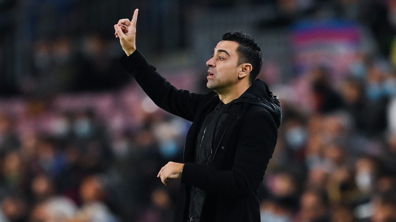 Xavi: Synimi i Barcelonës është të përfundojë në top katër