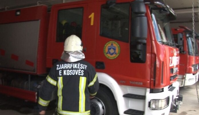 Qeveria ndan 513 mijë euro për të paguar orët shtesë të zjarrfikësve