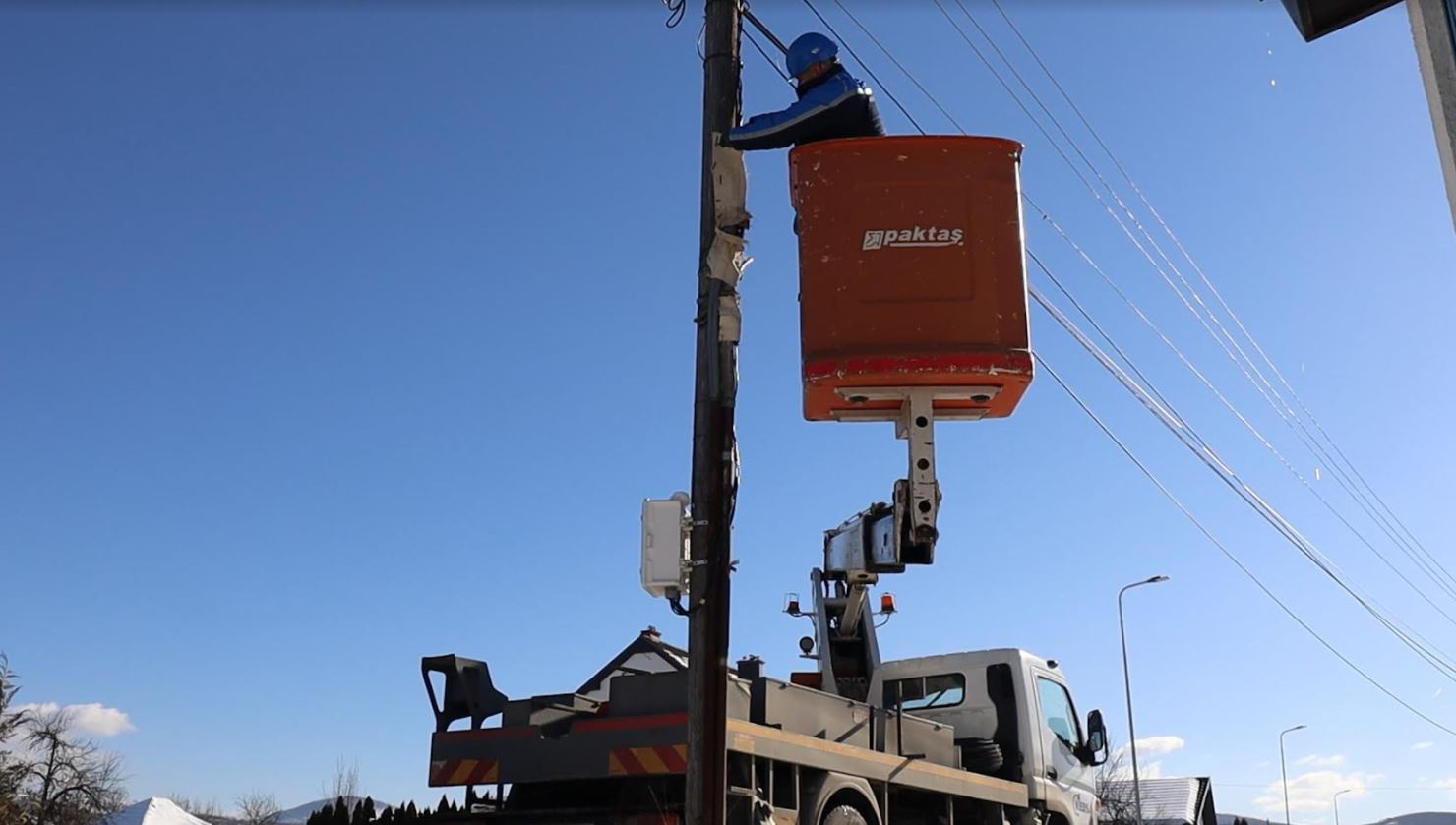 KEDS kap në flagrancë keqpërdoruesit e energjisë elektrike në tre qytete të Kosovës