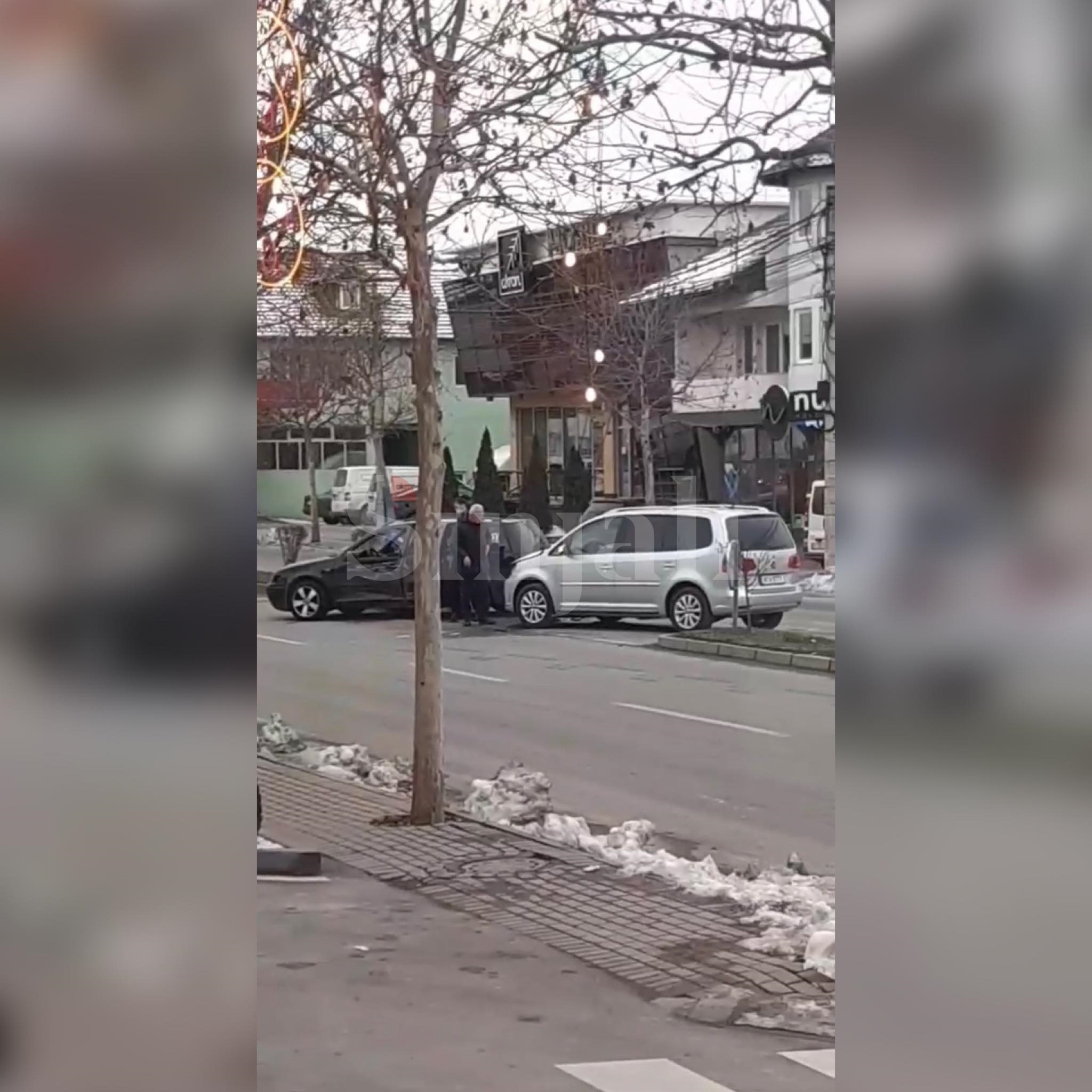 Aksident trafiku mes dy veturave në Vushtrri