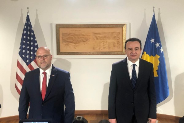 Kurti pret Hovenier: Pres bashkëpunim të ngushtë me ambasadorin