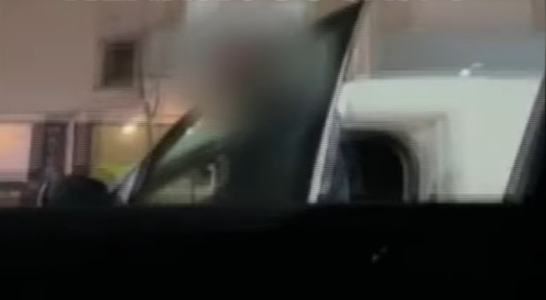 Rrahje në tek Rruga C, goditet me grusht një i moshuar (VIDEO)