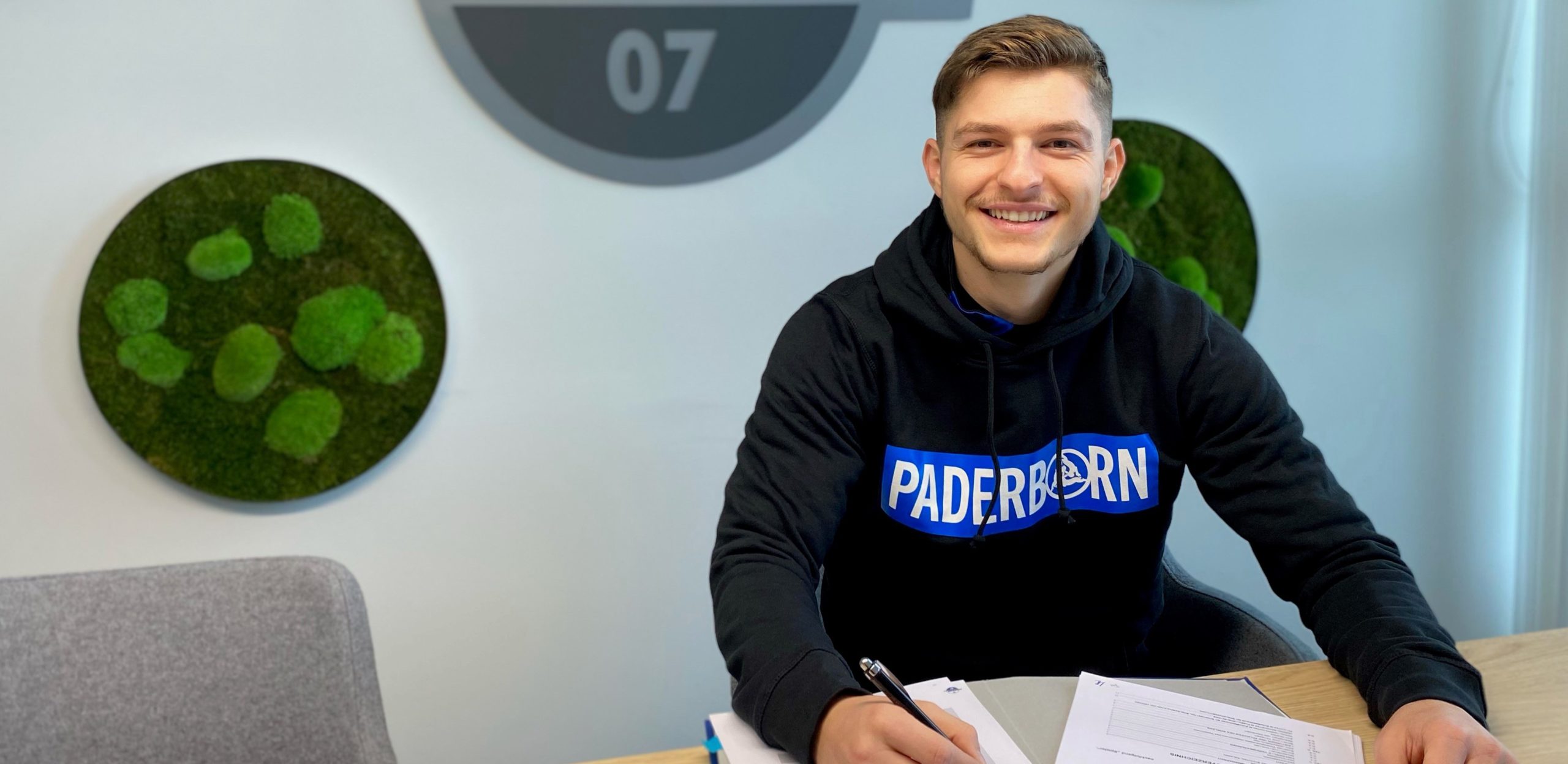 Zyrtare: Florent Muslija transferohet te Paderborni