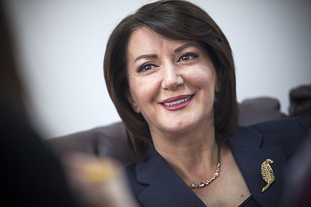 Nuk do ta njihni ish-presidenten Jahjaga me këtë ndryshim të madh