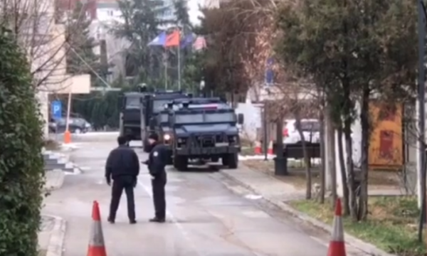 Në prag të protestës, Policia në gjendje gatishmërie me autoblinda dhe top uji