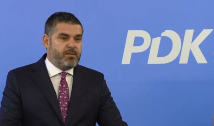 Ardian Kastrati: VV t’i kërkoj falje PDK-së për sharjet dhe fyerjet që i kanë bërë me vite