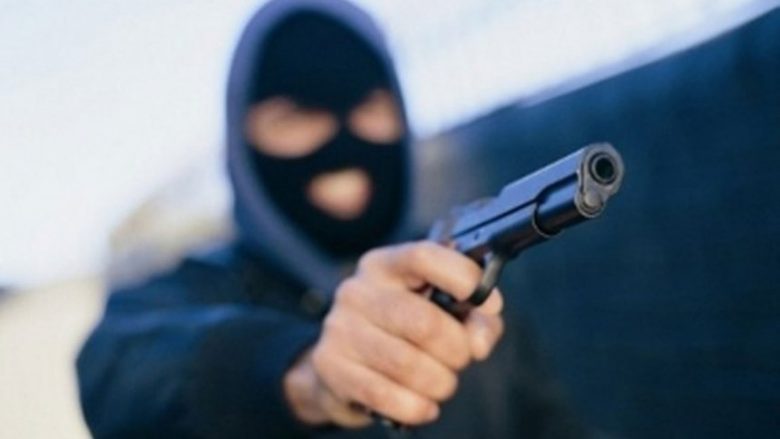 Tjetër grabitje në Prishtinë, dy persona nën kërcënimin e armës kryejnë grabitje në objektin e PTK-së