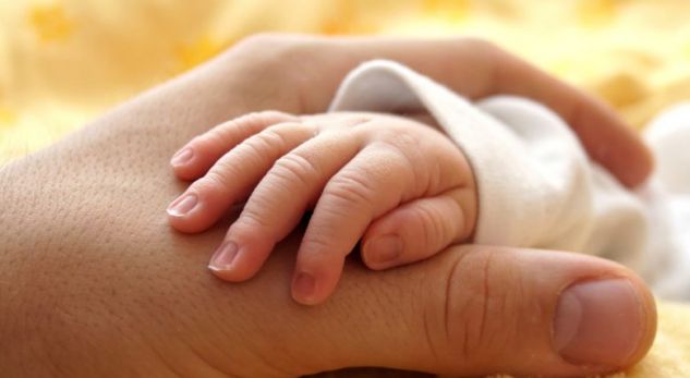 Shqiptarja shtatzënë pëson sulm kardiak/ Pas operacionit në zemër sjell në jetë fëmijën e nëntë