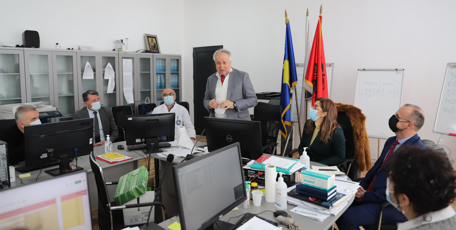 Ministri i Shëndetësisë viziton IKShPK-në, thekson rëndësinë e vaksinimit të popullatës kundër COVID-it