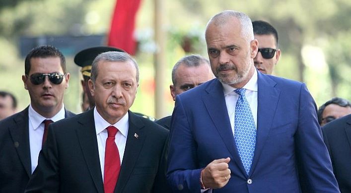 “Erdogan e bëri synet Ramën” Berisha: Kam pasur konflikt me të, kjo vëllazëri është shuarje e kombit