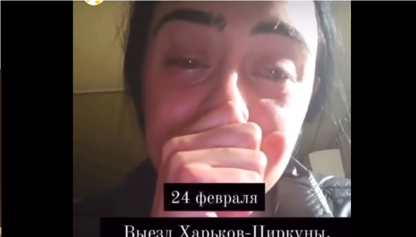 “Tanket ruse ma vranë nënën, si do t’i tregojë babait?”, ukrainasja me video prekëse