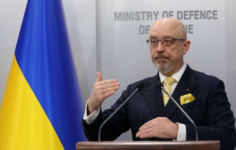 Ministri i Mbrojtjes së Ukrainës: Duhet të kalojmë dhimbje, por fitorja na pret