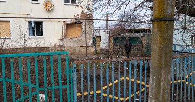Pamje nga një fshat ukrainas nën bombardimet e forcave pro-ruse