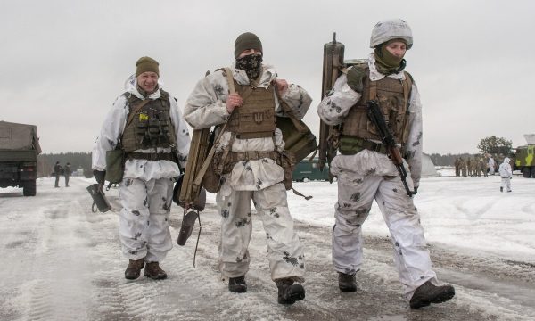 Izraeli e Greqia u bëjnë thirrje shtetasve të tyre të largohen menjëherë nga Ukraina