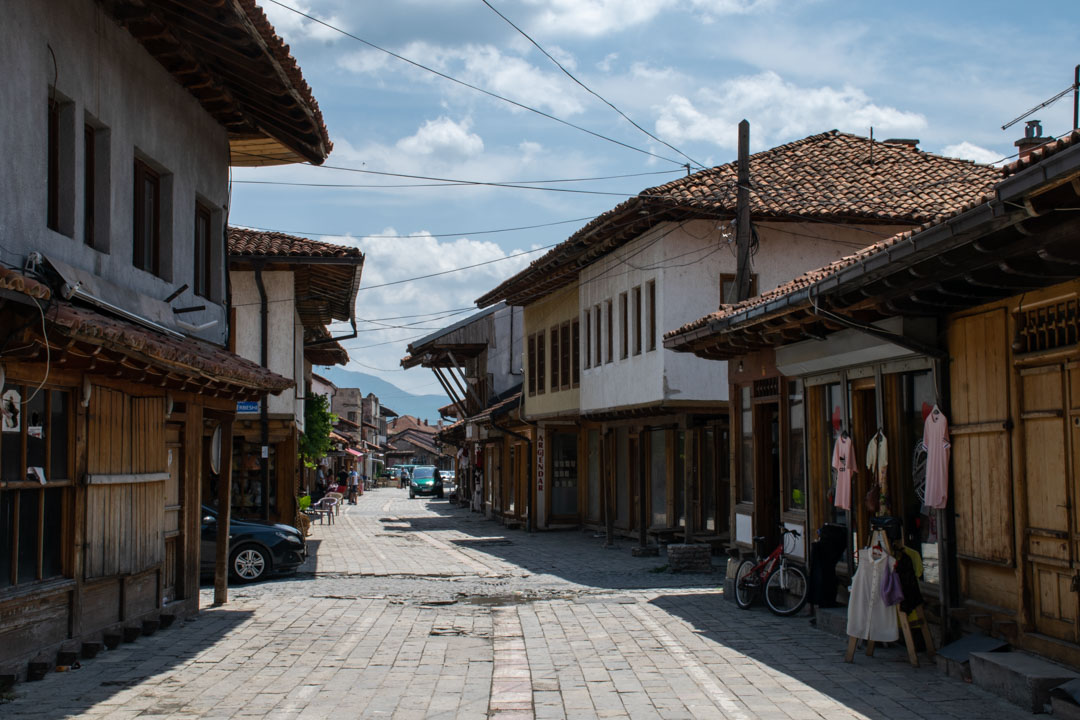 Gjykata merr vendim për babain nga Gjakova i cili dyshohet se dhunoi njërën vajzë e tjetrën e sulmoi seksualisht