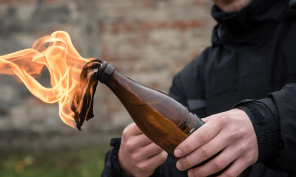 Birraria ukrainase vendos të prodhojë molotov në vend të birrave