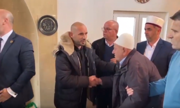 Haradinaj e publikon me video momentin kur familja Shala nga Rahoveci fal gjakun e babait