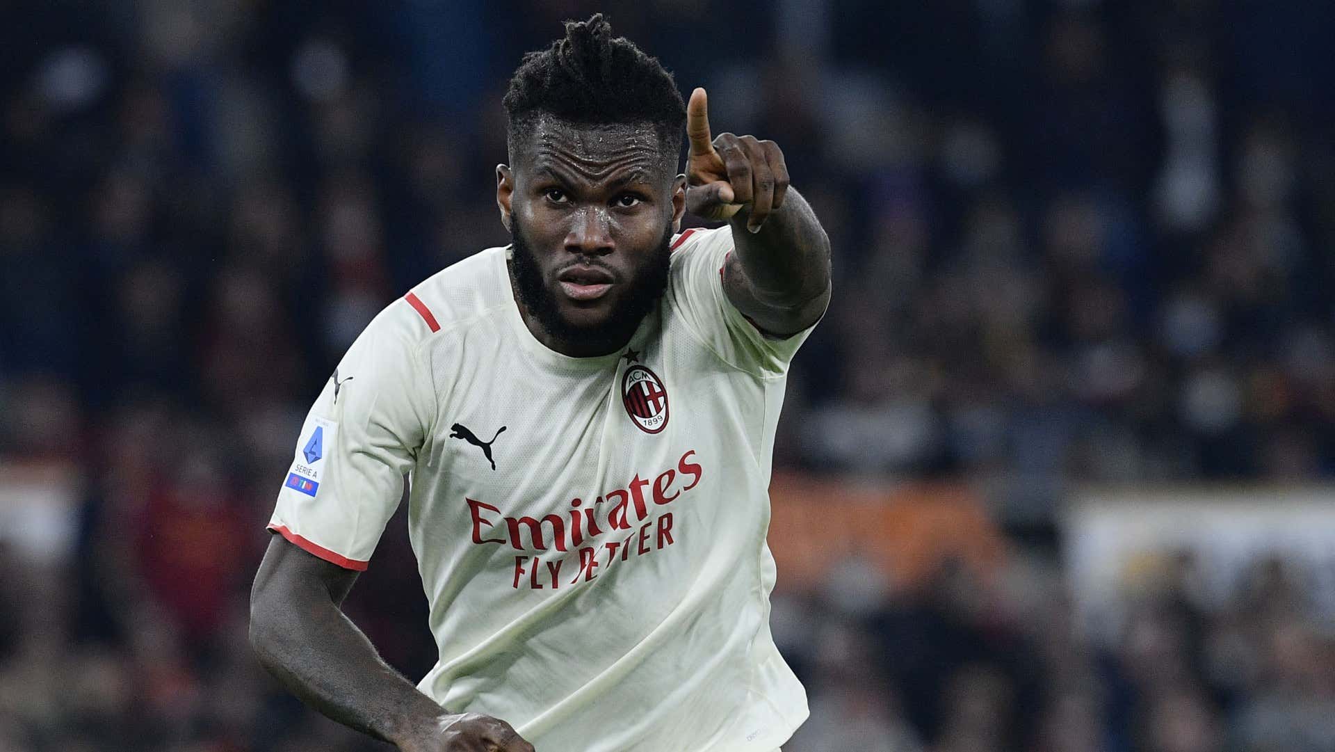 Kessie pritet të largohet nga Milan, Barcelona ka gati telefonin