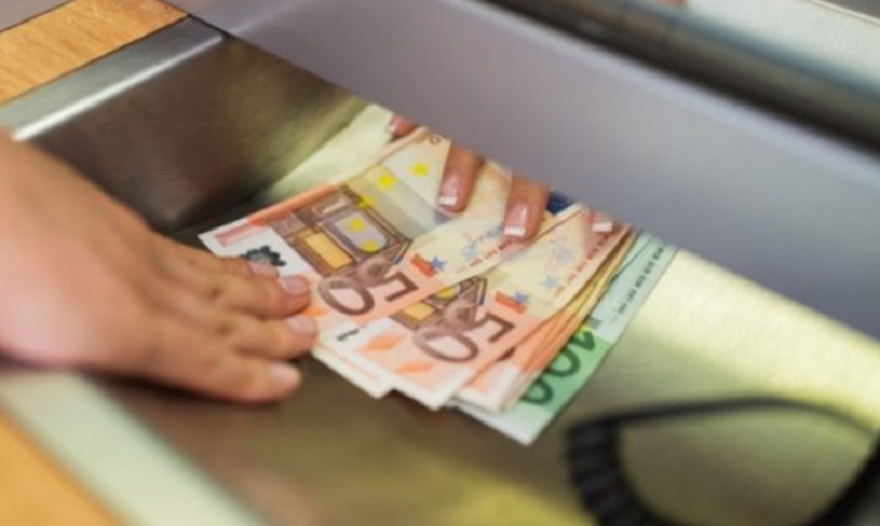 Ekonomisti Musa: Paga minimale duhet të jetë rreth 300 euro