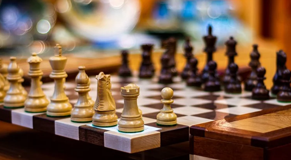Një matematikan i Harvardit ka zgjidhur problemin ‘epik’ të shahut, 150-vjeçar të vjetër