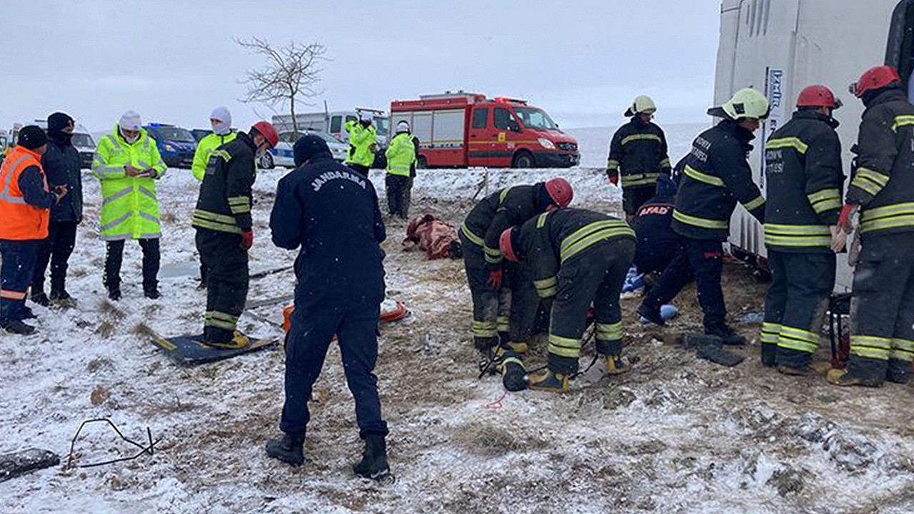 Bie autobusi me turistë në Turqi, 5 të vdekur e 26 të plagosur