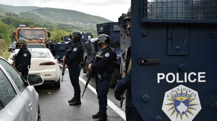 Kur kanë të drejtë t’i përdorin armët policët e Kosovës?
