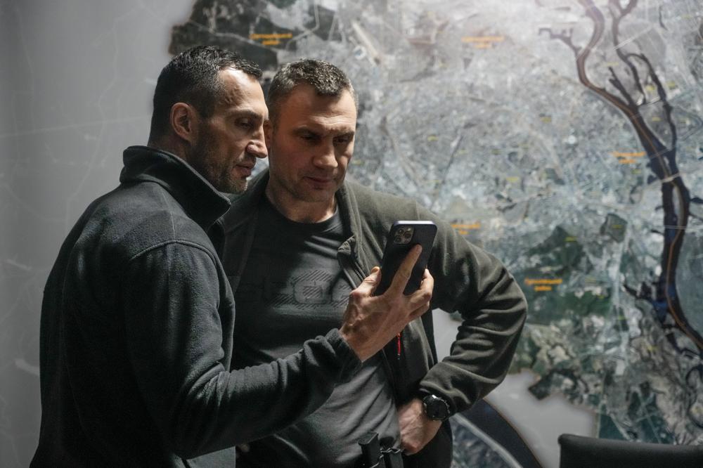 Klitschko pas raportimeve se Kievi është i rrethuar: Mos i besoni gënjeshtrave