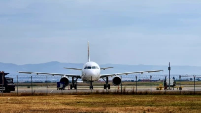 Qeveria e Kosovës mbështet mbylljen e hapësirës ajrore për aeroplanët rusë