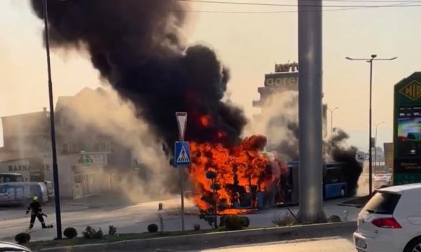 Digjet një autobus në Prishtinë (VIDEO)