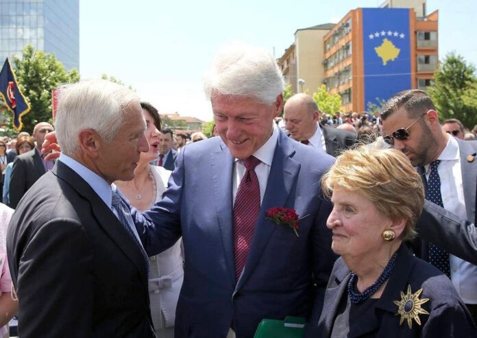 Bill Clinton kujton udhëtimin e fundit me Albright në Kosovë: Ajo ishte shumë e lumtur atë ditë