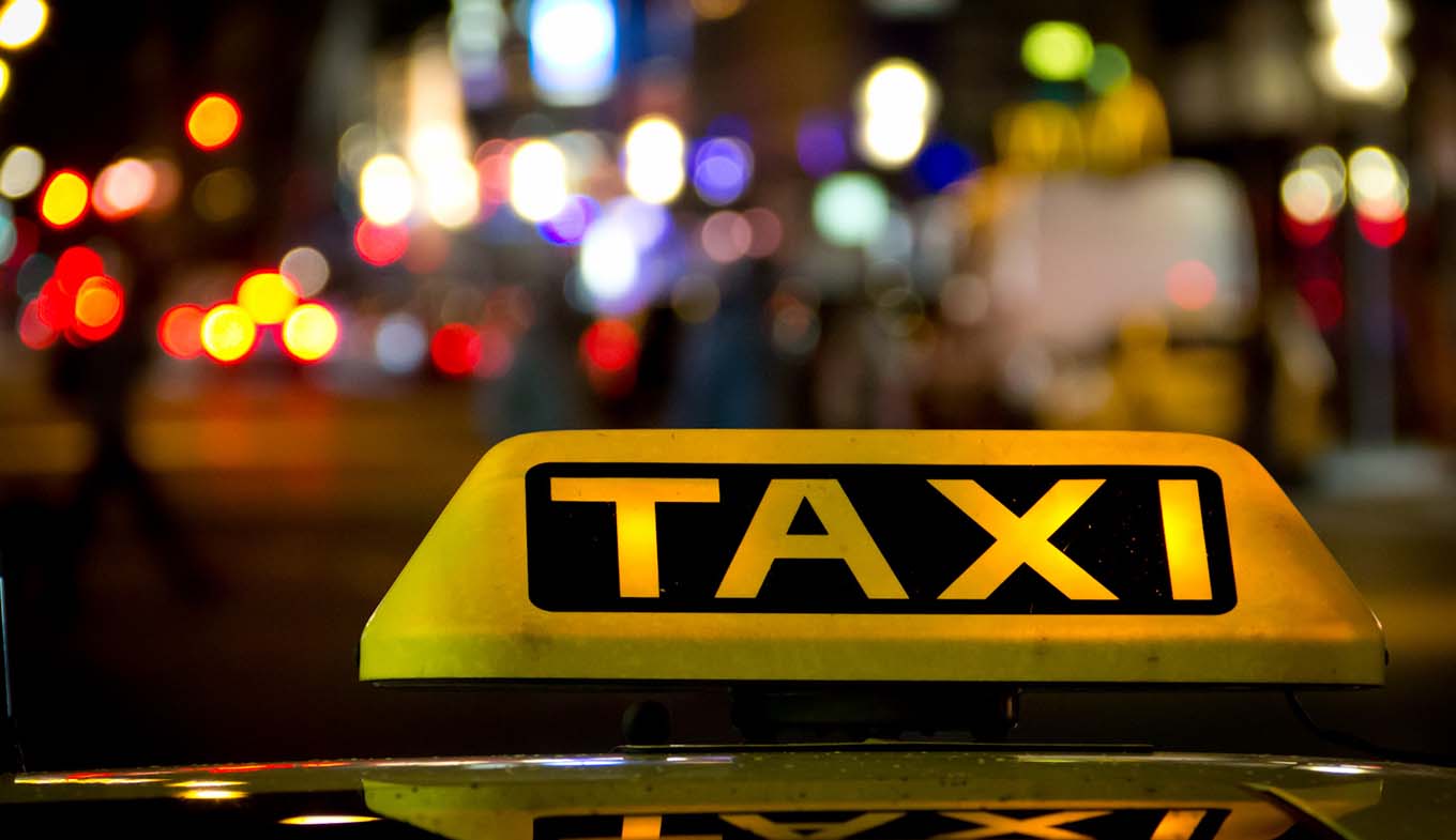 Arrestohet taksisti në Prishtinë, dyshohet se sulmoi seksualisht një grua